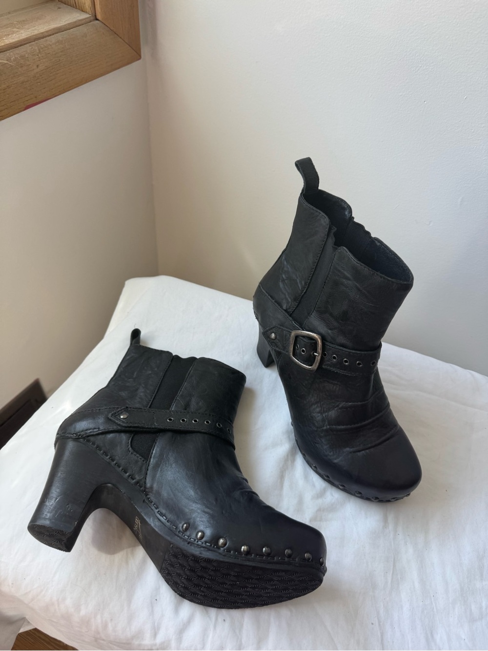 Dansko Rhianna Black Leather Clog Boots/ buckled strap Size 38 USA 7.5-8